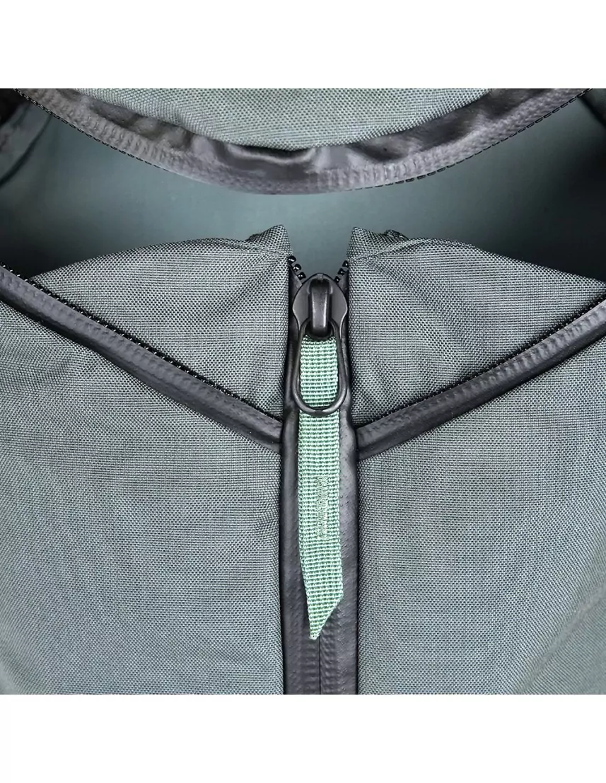 Catalyst 22 – Practical and Spacious Backpack