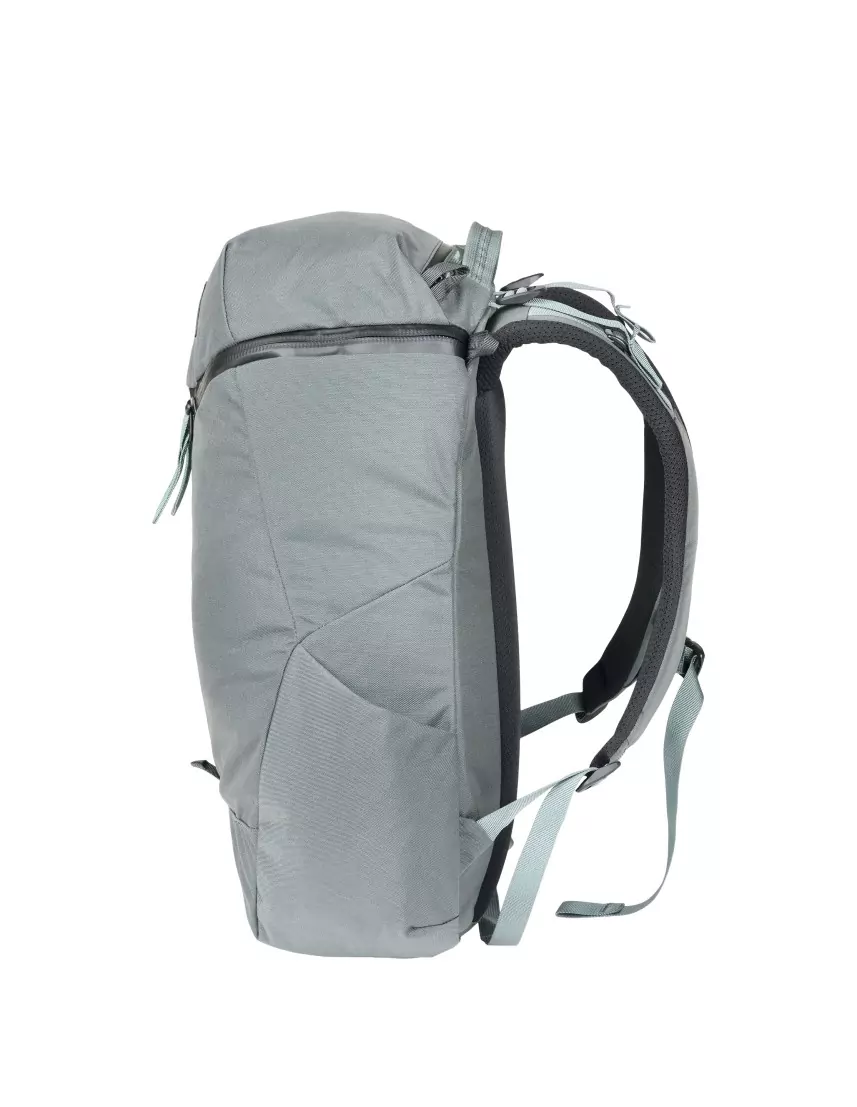 Catalyst 22 – Practical and Spacious Backpack