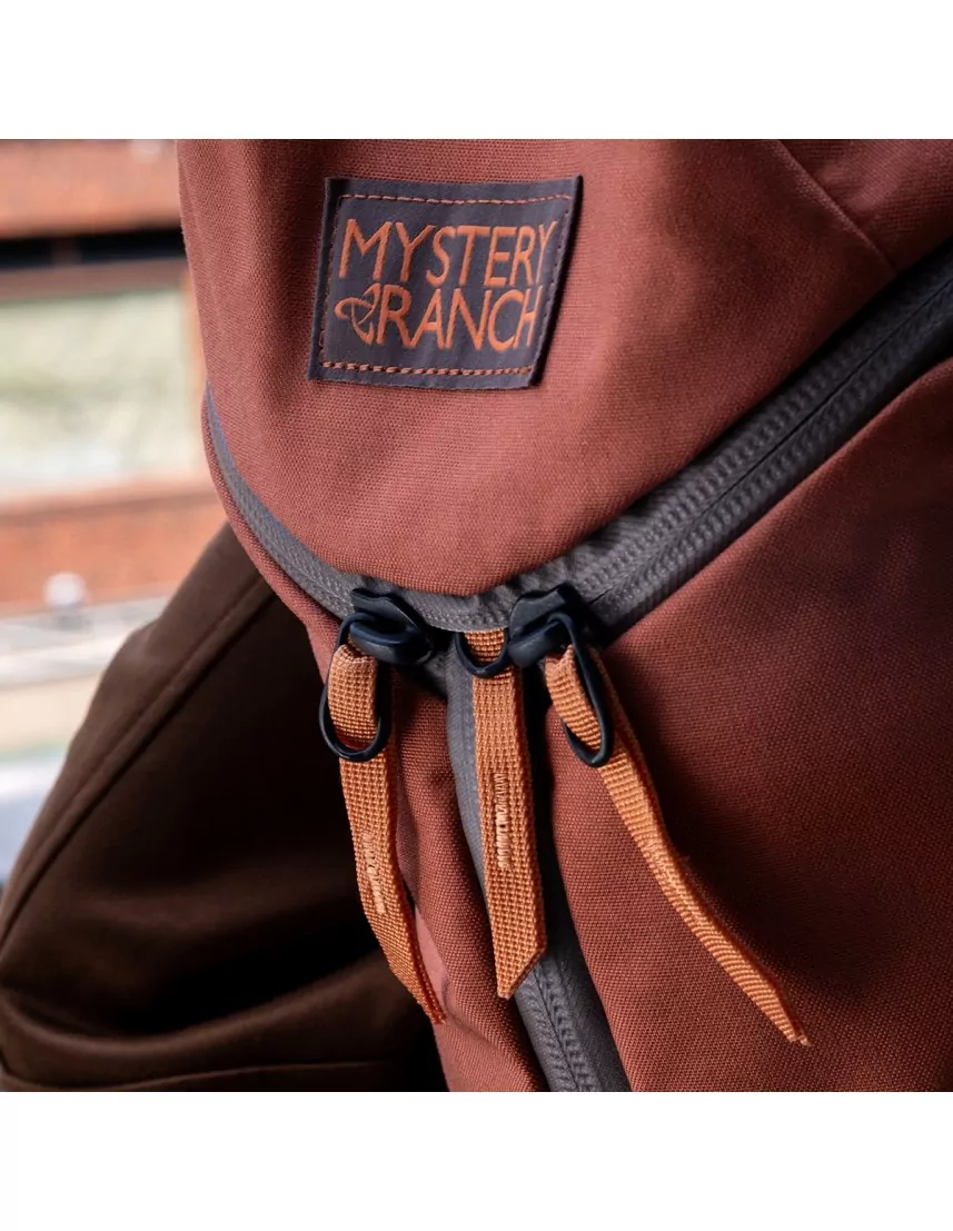 Catalyst 22 – Practical and Spacious Backpack