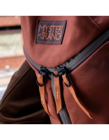 Catalyst 22 – Practical and Spacious Backpack