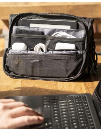 Omni – 2-in-1 Modular Laptop Sleeve & Organizer